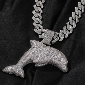 Colgante de Delfín en Plata 925 con Baño de Rodio y Moissanita, Diseño de Pez, Unisex, de Lujo, para Uso Diario - Product Image 2