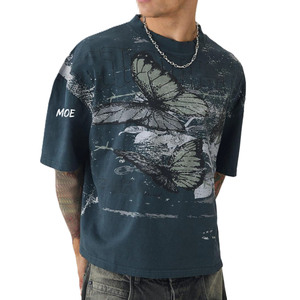 เสื้อยืดผู้ชายผ้าฝ้ายพิมพ์ลายผีเสื้อทรงหลวมพร้อมลายศิลปะเต็มด้านหน้า แขนสั้น ผลิตเสื้อผ้าแบบ OEM สำหรับแบรนด์ส่วนตัว - Product Image 1