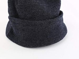 Gorro de Punto Personalizado con Visera Negra, Gorro de Invierno Unisex con Visera, Gorro de Acrílico Suave de Color Sólido, Venta al Por Mayor OEM - Product Image 5