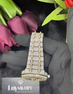 Montre de luxe pour homme en alliage d'acier inoxydable avec diamants glacés, verre Moissanite VVS, étanche 10m, 42mm, mouvement à quartz, style tendance - Product Image 5