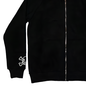 Sudadera con capucha negra con diseño minimalista de calavera, detalles subtiles en las mangas y un estilo moderno y atractivo para el streetwear. - Product Image 4