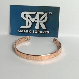 Brazalete Magnético Ajustable de Cobre con Patrón Grabado, Tradicional, Ligero, Energía Curativa, Kada de Cobre Unisex Hecho a Mano - Product Image 1