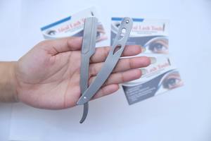 Navaja de Afeitar Profesional 2026 con Mango Metálico, Personalizable con Marca Privada, para Barbería - Product Image 2