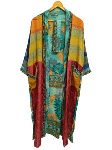 Kimono indio de seda con patchwork, túnica larga para dormir o para la playa, hecho a mano, vintage, de sari de seda reciclada. - Product Image 5