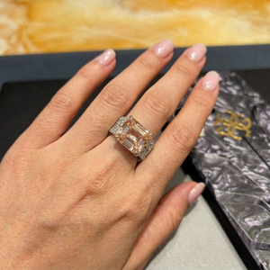 Anillo de Diamantes de Platino Elegante y Estilizado, Joyería Premium para Bodas, Compromisos, Fiestas y Ocasiones Especiales - Product Image 4