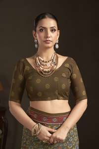 Sari prêt-à-porter de créateur avec chemisier cousu, en crêpe de soie à imprimé numérique fleuri, sari indien en gros en ligne - Product Image 6