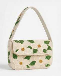 Bolso de Hombro Bordado con Cuentas Florales Clásico Personalizado, Bolso con Nombre Personalizado, Accesorio de Moda Estético, Regalo para Damas de Honor - Product Image 5