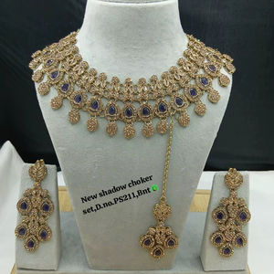 Conjunto de collar y aretes de cobre chapado en oro vintage con perlas, estilo étnico nupcial, tipo gargantilla, Maang Tikka, moderno, hecho a mano, de alta calidad - Product Image 1