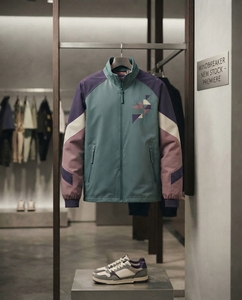 Chaqueta Cortavientos Varsity Retro de los 90 con Bloques de Color, Personalizada para Hombre y Mujer - Product Image 5