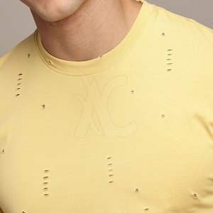 Camiseta Desgastada de Corte Holgado, Estilo Urbano, Cómoda para Uso Diario, en Venta Online - Product Image 4