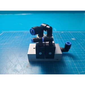 Válvula Solenoide Neumática SMC VZA412 de 5 Puertos, Usada, Piezas de Equipos Legacy Semiconductor - Product Image 1
