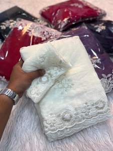 Sari de Seda Crush de Diseño Exclusivo con Blusa Elegante, Moderno y Estilizado, Última Moda India, para Fiestas y Uso Casual, Sari para Mujer - Product Image 3