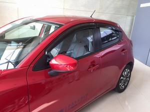 Viseras para Ventanas de Auto HIC, Protectores Contra la Lluvia, Material PMMA, 100% Compatibles con MAZDA 2 5 Puertas Hatchback (DJ) / 4 Puertas 2015~ - Product Image 2