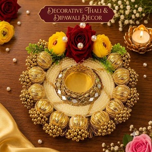 Porte-bougie en métal artisanal avec bordure de perles dorées et accents floraux, durable et écologique, décoration d'intérieur pour la Saint-Valentin - Product Image 5