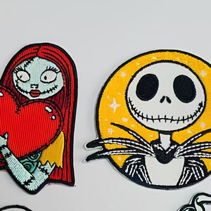 Écussons brodés 3D en relief à thermocoller pour chapeaux, vêtements, sacs – Badges de mode autocollants – Vente en gros – Fabrication en usine - Product Image 1