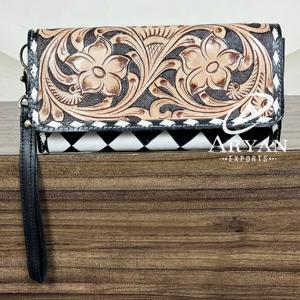 Pochette en cuir de vachette premium à motif damier et gravures, avec dragonne, motif floral, fermeture éclair et porte-cartes multiples pour femme - Product Image 1