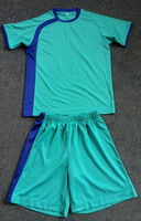 Ensemble d'uniformes de football de haute qualité / Kits de football d'équipe, uniformes de football sublimés à séchage rapide avec logo personnalisé