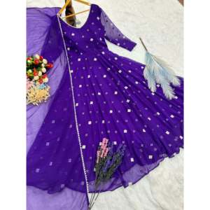 Vestido de Fiesta Morado de Diseño Sai Creation con Hermosa Dupatta para un Look de Club, Talla L - Product Image 4