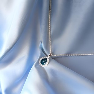 Collar de Plata de Ley con Colgante de Topacio Azul en Forma de Lágrima, Engaste de Bisel, Gema, Hecho a Mano, Joyería para Niños y Mujeres, Venta al por Mayor - Product Image 6