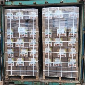 Bloque de Fibra de Coco Orgánica 100% Natural Hecho en India con PH 5.8-6.8 para Agricultura y Camas para Animales KO-COCO-001, Vida Útil de 5 Años - Product Image 1