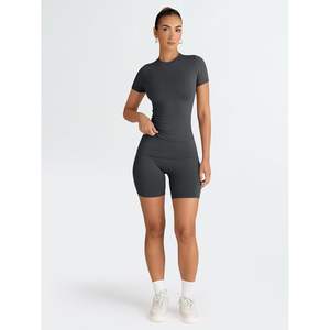 Trendy Queen Womens 2 pièces d'entraînement et pour les ensembles de salon Tenues de gymnastique d'été Noir et Gris XL-Short et haut assortis - Product Image 4