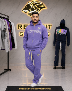 Ensemble de survêtement personnalisé pour homme, violet, avec motif graphique, en molleton premium, comprenant un sweat à capuche zippé et un pantalon de jogging, imprimé sur toute la surface, style streetwear, marque privée - Product Image 4