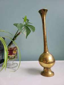 Vase décoratif en laiton de haute qualité avec motif floral en acrylique, cadeau idéal ou complément de décoration intérieure à prix raisonnable - Product Image 3