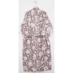 ชุดนอนผู้หญิงลายดอกไม้ฤดูหนาว คอวี ปิดด้วยเชือกผูก แขนสามส่วน ระบายอากาศได้ดี ผ้าฝ้าย 100% ชุดเซ็ต - Product Image 1