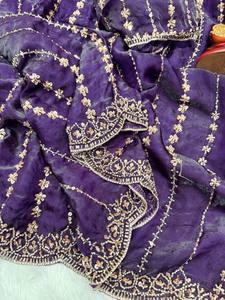 Sari de Boda Tradicional con Cuentas y Cristales, de Seda Suave Sin Arrugas, Ideal para Fiestas y con Brillo Especial - Product Image 2