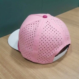 Casquette de golf OEM personnalisée à 5 panneaux, perforée, découpée au laser, broderie plate, visière pré-courbée, faible MOQ, fournisseur de casquettes en toile courantes, ODM - Product Image 5