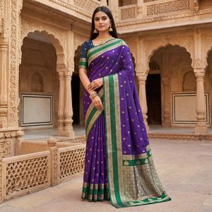 Sari Tradicional Indio de Seda Banarasi con Trabajo de Tejido Zari para Bodas y Eventos Festivos, Atuendo para Mujer - Product Image 1