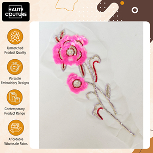 Expertos en la suministro de apliques bordados a mano con forma de flor, con lentejuelas y cuentas, para accesorios de ropa femenina en oferta. - Product Image 4