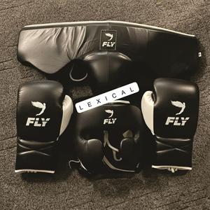 Guantes de Boxeo Profesionales Personalizados para Competición, Protectores de Tibia y Cabeza para Muay Thai - Equipo y Protección de Boxeo de Primera Calidad - Product Image 6