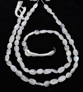 Perles ovales lisses en pierre de lune arc-en-ciel blanc naturel 7x10 mm, pierres précieuses en pierre de lune arc-en-ciel, 12,5 pouces pour la création de bijoux - Product Image 1