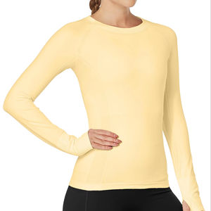 La tela más demandada para camisetas de mujer te permitirá moverte con mayor libertad, ropa deportiva, camiseta de yoga, ropa cómoda para fitness, yoga. - Product Image 1