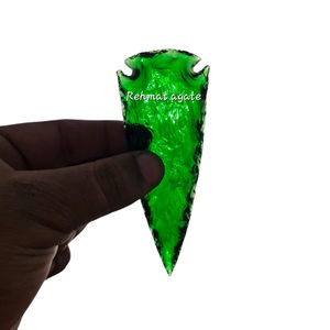 Pointe de flèche en verre façonnée à la main. - Product Image 1