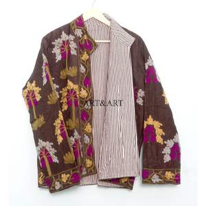 Suministro al por Mayor de Chaquetas Acolchadas de Algodón 100% Bordadas para Mujer, Estilo Retro Bohemio, Ecológicas y Transpirables, ART&ART - Product Image 5