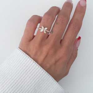 แหวนเพชรเลี้ยงในห้องปฏิบัติการรูปดอกโคลเวอร์แบบซ้อนได้ แหวนทองคำแท้ 14k 18k ทรงมาร์คีส์ขนาด 2 มม. รับรองโดย IGI เครื่องประดับมินิมอล - Product Image 3