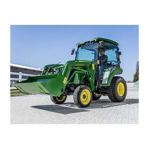 Tracteurs agricoles John Deere neufs prêts à être expédiés - Product Image 1