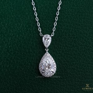 Collar con colgante de halo de doble pera con piedra cultivada en laboratorio, certificado IGI, de oro macizo de 10K, joyería fina de lujo para tu novia - Product Image 1
