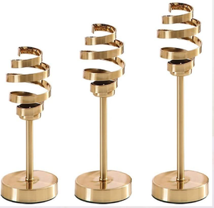 Moderno candelabro rectangular vertical con marco dorado. Estilo minimalista y elegante disponible a precios de mayorista. - Product Image 6