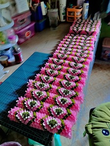 Guirnalda de Flores Artificiales Tailandesas, Decoración Floral Hecha a Mano - Product Image 2
