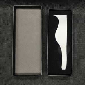 Nueva Llegada: Navaja de Afeitar Profesional Dominicana Curva de Acero Inoxidable Negro Mate con Cuchilla Reemplazable Personalizada - Product Image 5