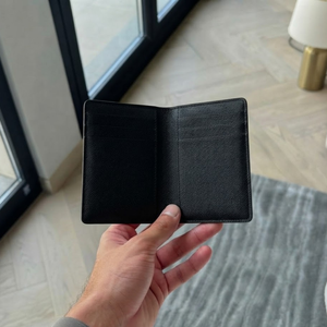Luxury Minimalist Genuine Leather <b>Slim</b> Waterproof <b>Card</b> <b>Holder</b> Detail Unisex Custom Logo Design for Daily Use - Product Image 1