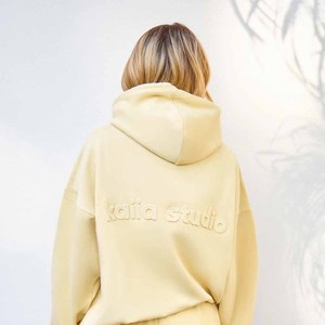 Ensemble sweat-shirt à capuche jaune et short pour femme, coupe ample, décontracté, en polaire, 2 pièces, tenue printemps-été - Product Image 3