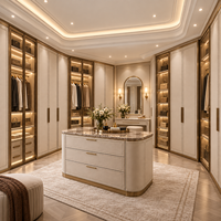 Système de dressing en cuir avec éclairage LED, îlot de rangement et affichage LED pour projets d'aménagement intérieur de villas