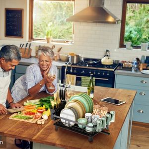 Scolapiatti Girevole a 360 Gradi con Sistema di Drenaggio Completo e Portacoltelli Separato, Nessun Piano di Lavoro Bagnato - Product Image 2