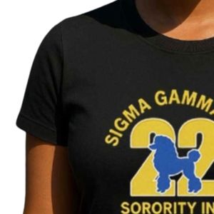 T-shirt noir SGRHO Poodle 22 pour femme, élégant, avec imprimé graphique de sororité, manches courtes, col rond, doux, confortable, décontracté, à la mode - Product Image 4