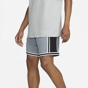 Shorts de sport en toile pour équipe de basketball pour hommes, impression numérique OEM, nouveau design 2024, impression de logo personnalisée, 100% polyester, séchage rapide - Product Image 4