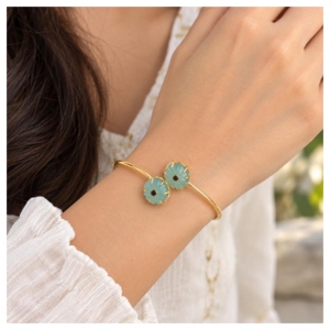 Bracelet manchette tendance en laiton plaqué or 18 carats, motif floral, fantaisie, best-seller, unique, ouvert, haute couture pour femme - Product Image 1